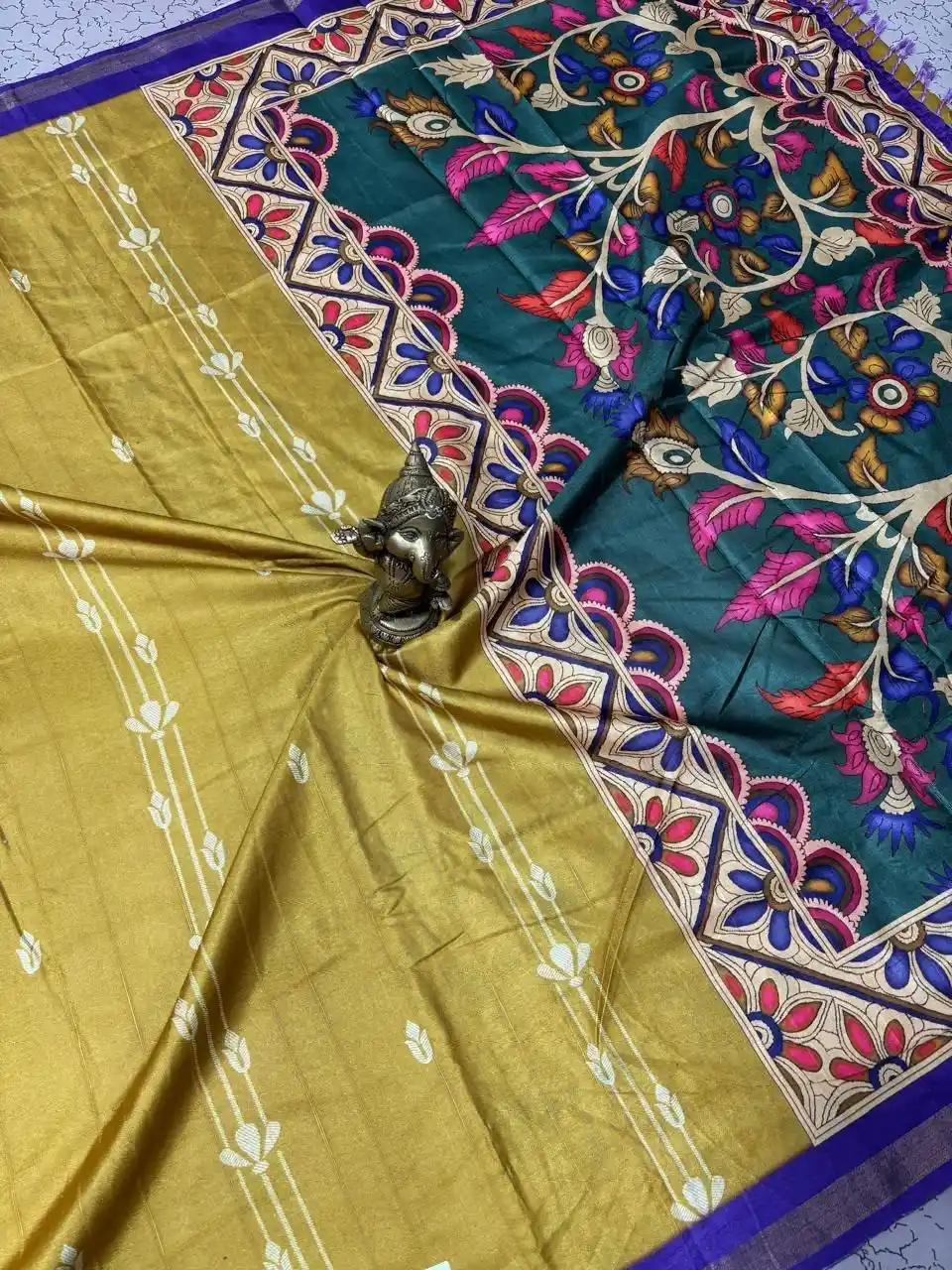 Grey Kalamkari Printed Pleat-Border & Pallu saree